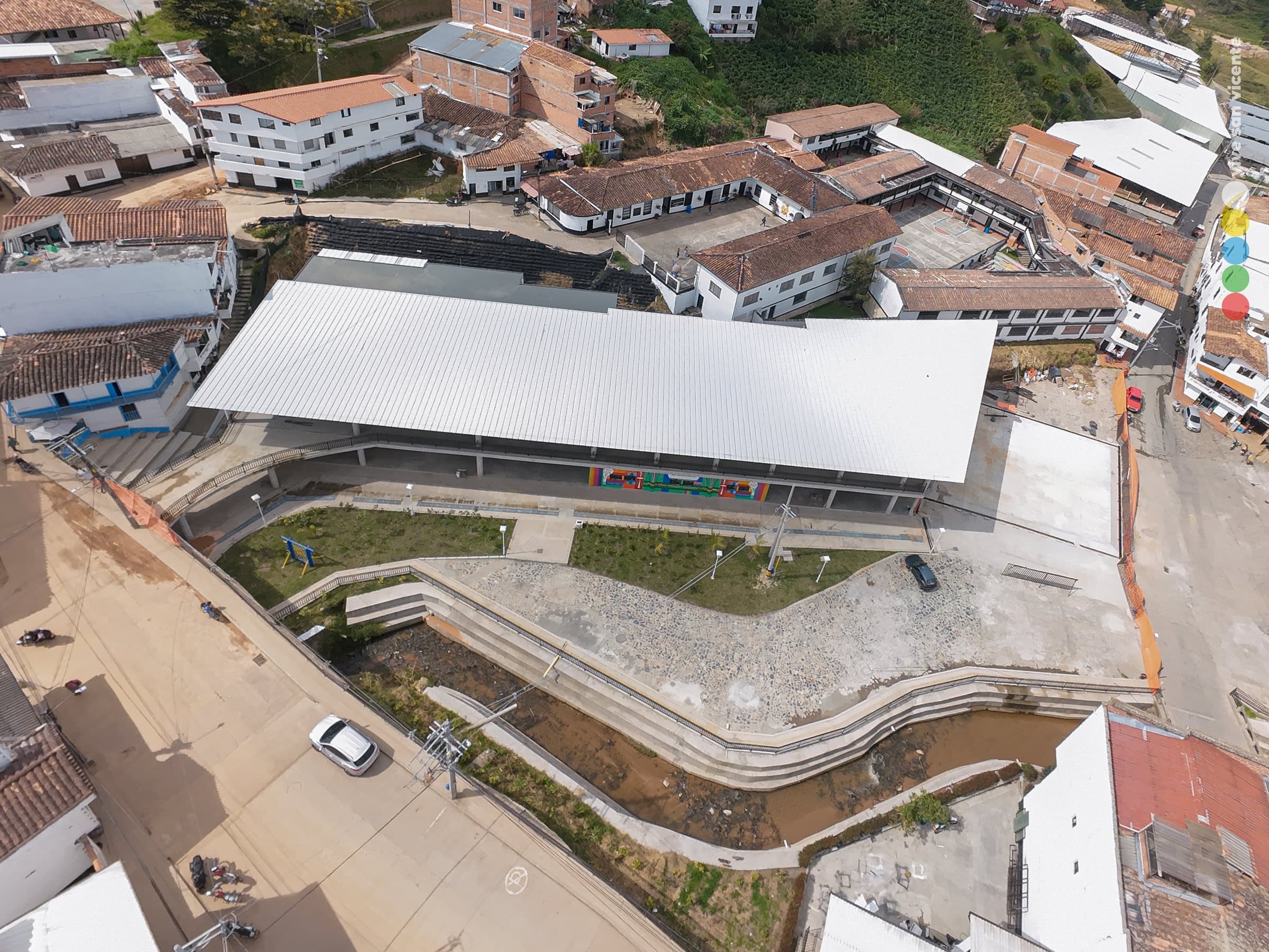 Vista aérea de la nueva plaza de mercado de San Vicente Ferrer (septiembre de 2024)