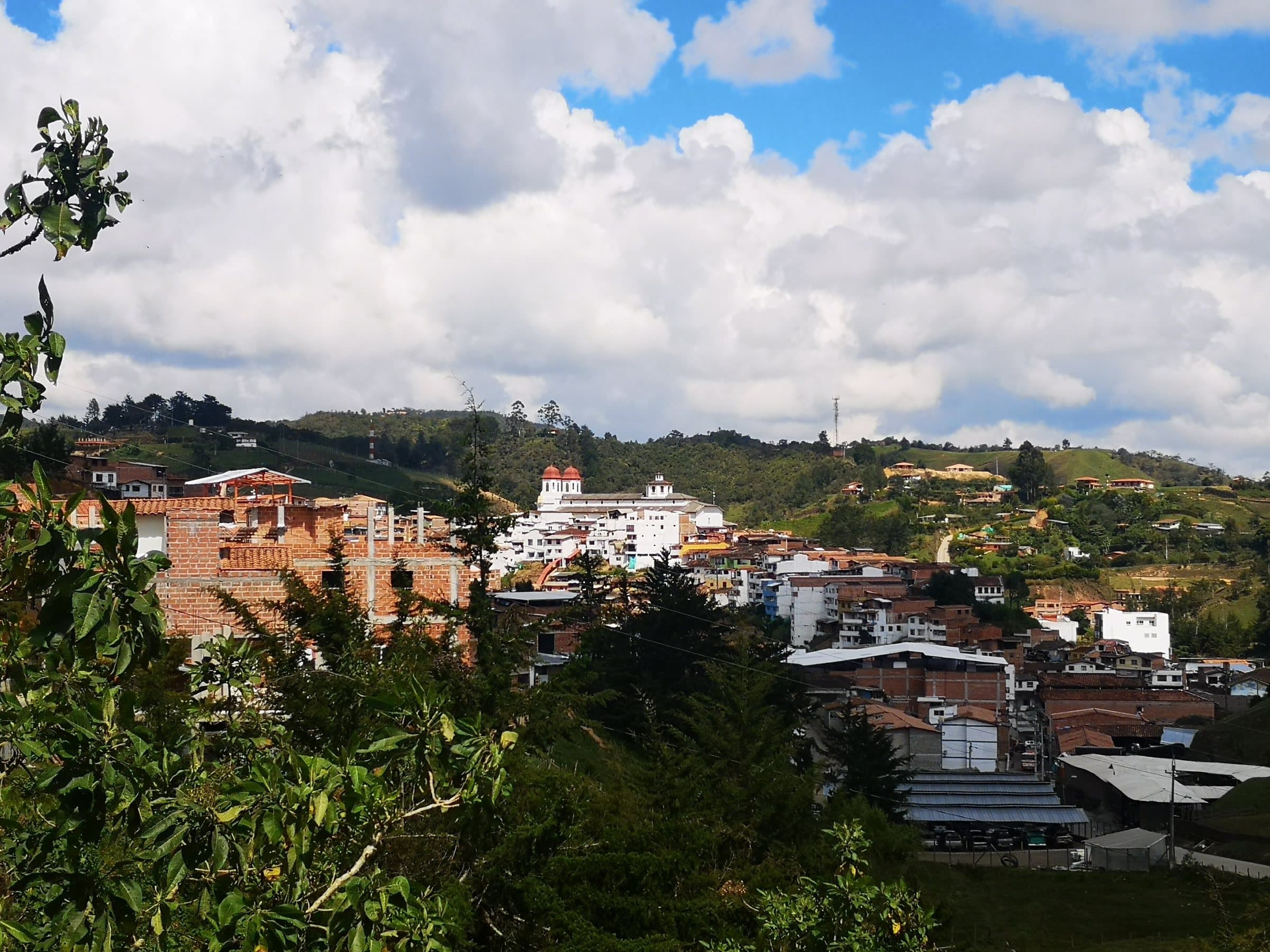 San Vicente Ferrer y sus montañas, desde el Monumento al Gurre
